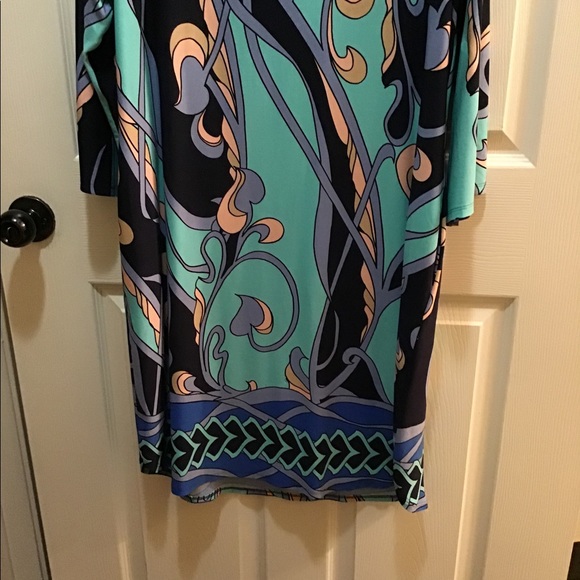 Dress - Picture 7 of 9